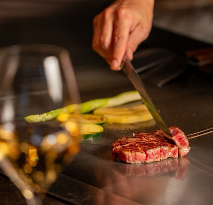 妥協なき、酒と料理を提供