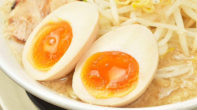 基礎から自慢のラーメン作りを伝授♪