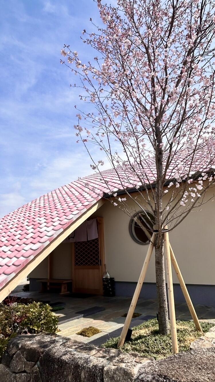 瓦屋根が特徴のお洒落な和の空間です◎