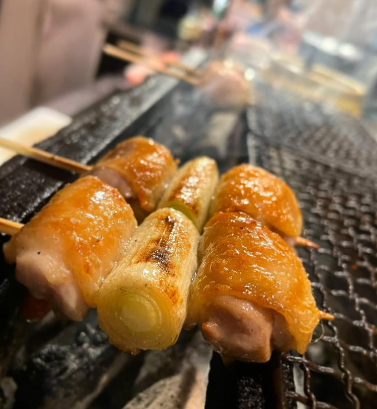 ワンランク上の焼き鳥と鶏料理を提供