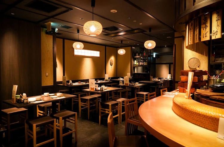 落ち着いた雰囲気の店内
