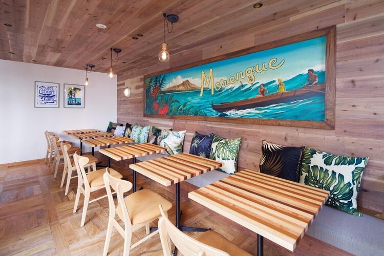まるで本場のハワイにいるような店内♪