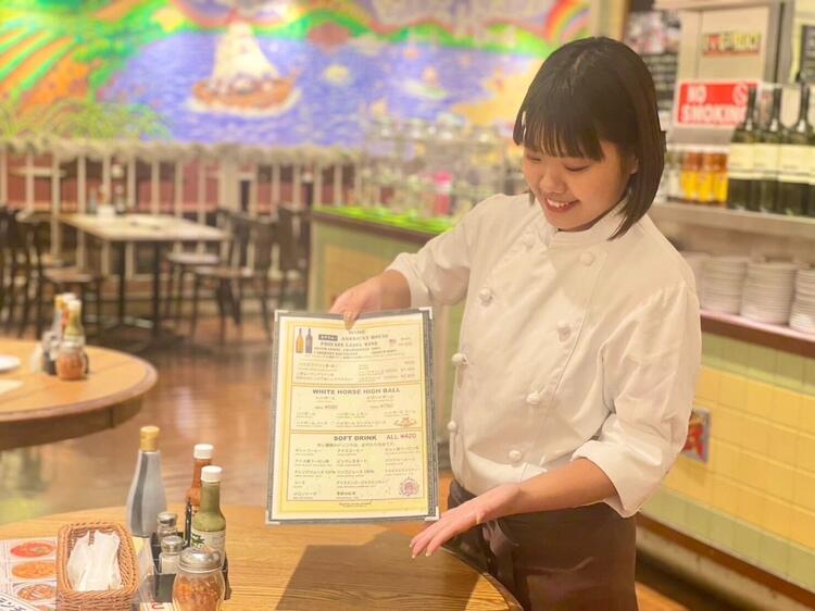 忙しい時間も仲間と楽しく乗り越えるお店