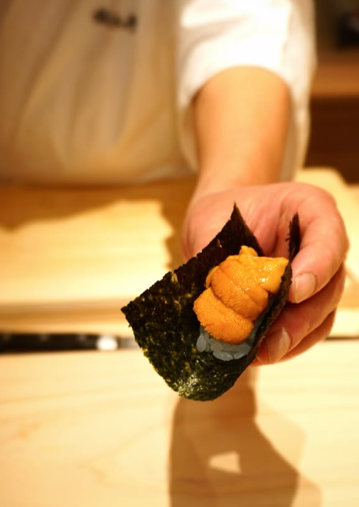 ベテラン大将と一緒に店づくりを体験