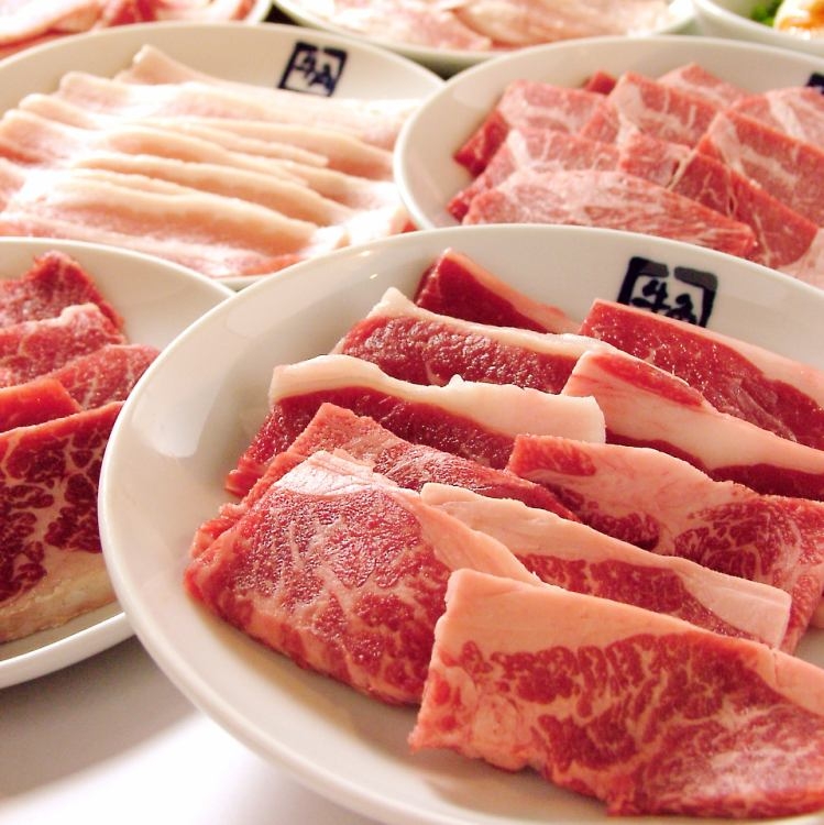 食べ放題、アラカルトメニューあり!!