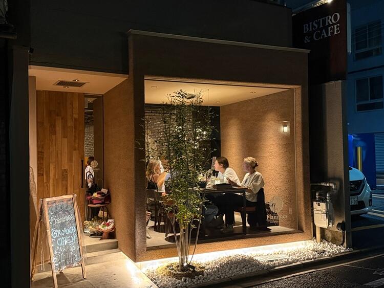 　　　　六角通から見た店内の風景