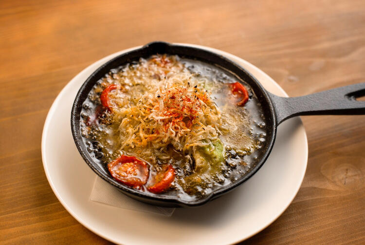 スパイス＆ハーブを使った創作料理が自慢！