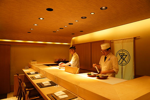 落ち着いた雰囲気の店内