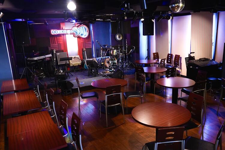 音楽にあふれたLive Bar♪