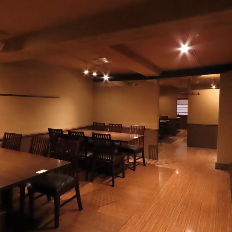 清潔感のある落ち着いた店内