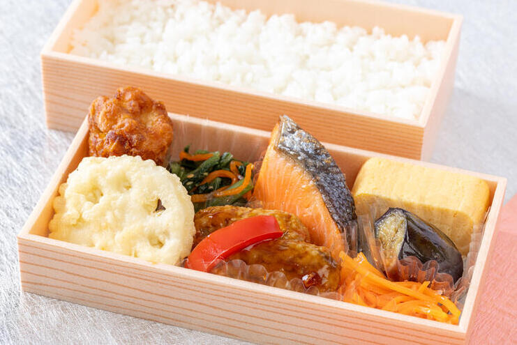 ご飯が主役のお弁当をお客様にお届け♪