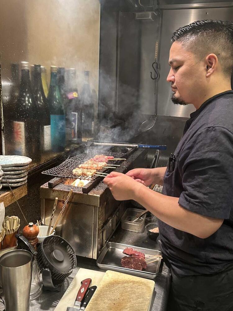 本格的な炭火焼きの技術を習得できます