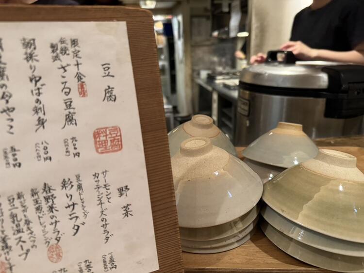 空間づくりや食器などにもこだわる