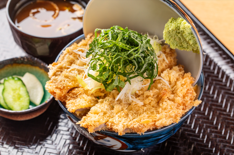 わか葉人気のカツ丼です