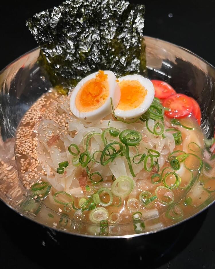 名物の冷麺など、フードは10種類以上♪