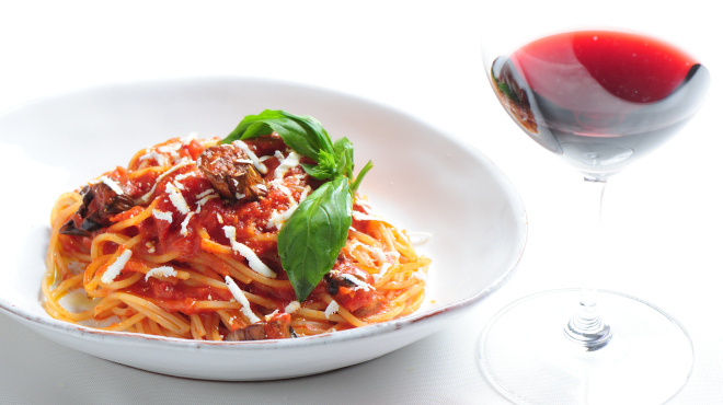季節のﾊﾟｽﾀ.お好みのﾜｲﾝをご案内