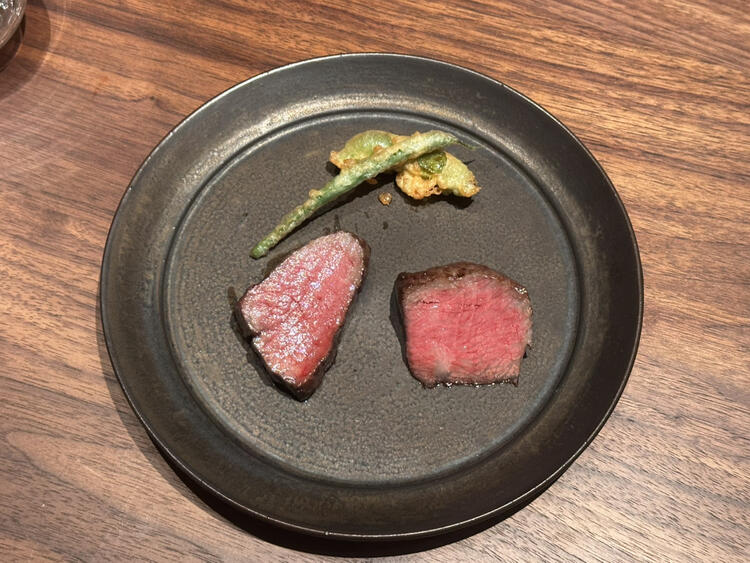 熟成と炭にこだわり、じっくり焼き上げます