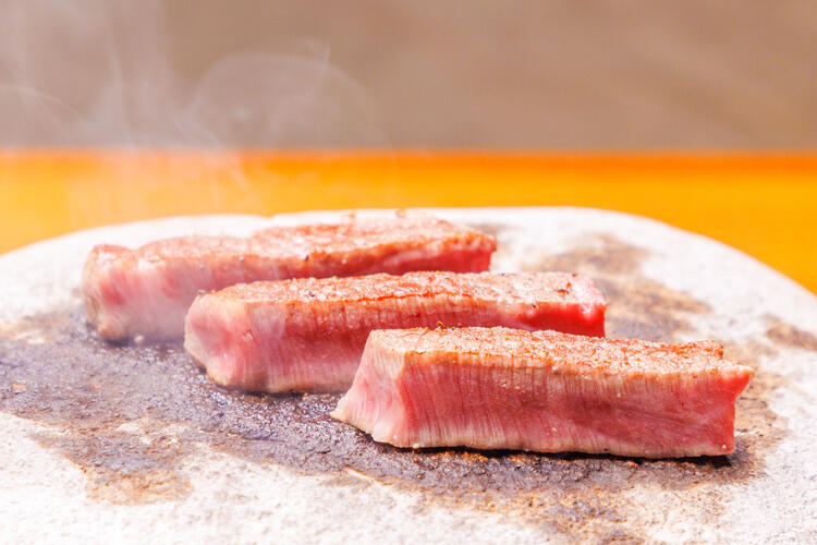 SNSでも反響の大きい石焼すてーき