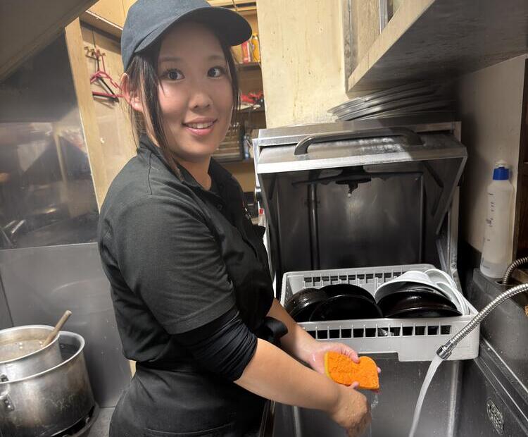 お店を元気いっぱいに盛り上げてください♪