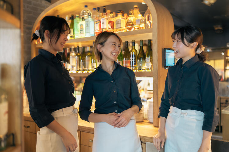喧騒を忘れる“大人の非日常ダイニング”