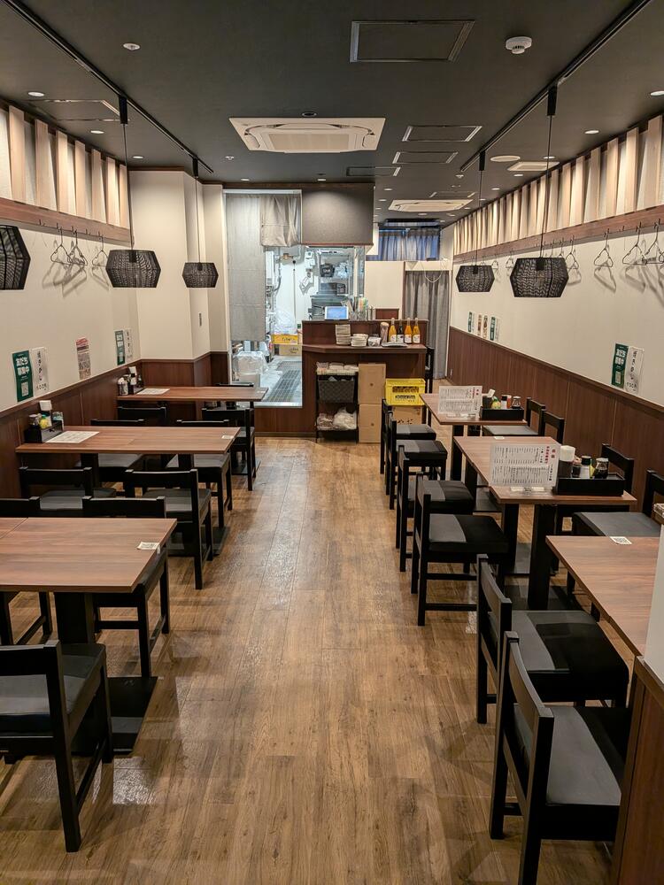 店内は落ち着いた雰囲気♪