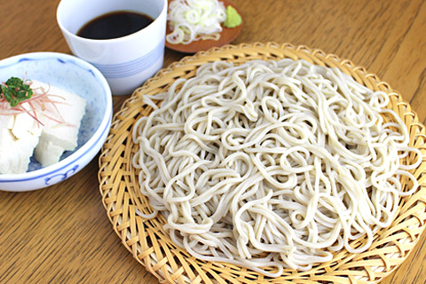 洋食から本格的なそばまで、メニューは多彩