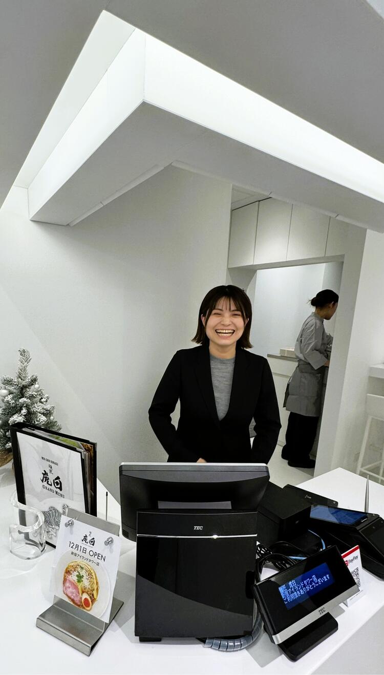 素敵な女性社員（主任）