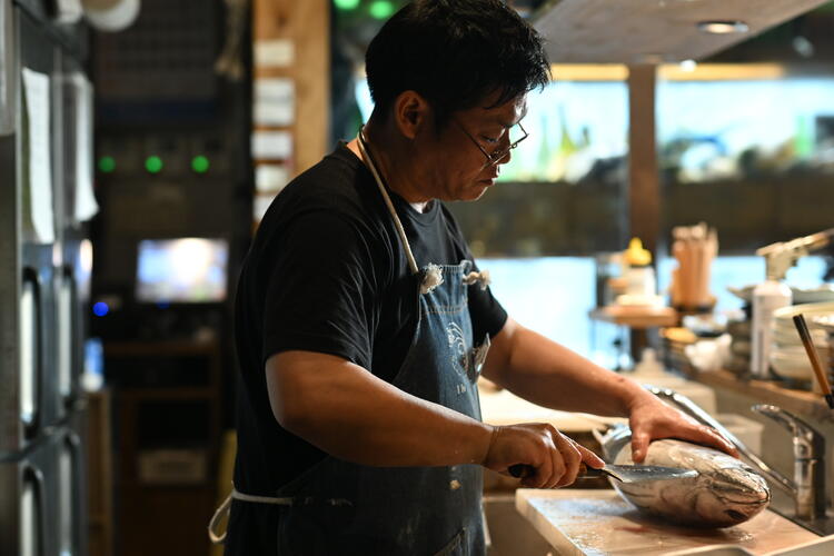 人気店で魚を学べる環境◎