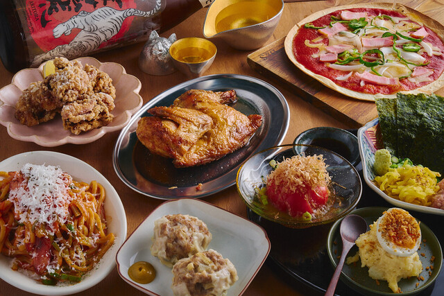 定番から逸品まで多彩な創作料理を提供