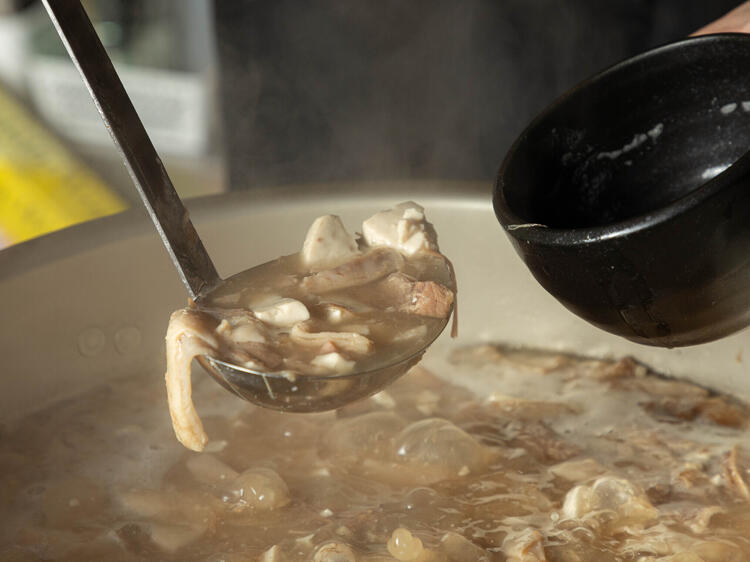 名物の煮込みは3種類の味にこだわり◎