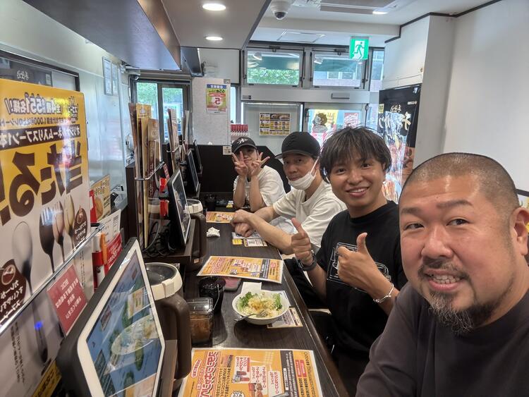 正社員の忘年会の様子◎