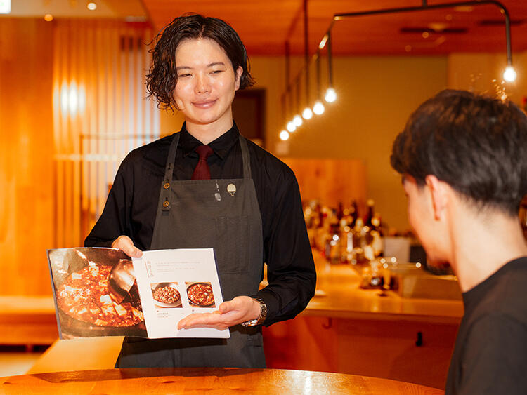 分からないことは先輩がいつでも教えます！