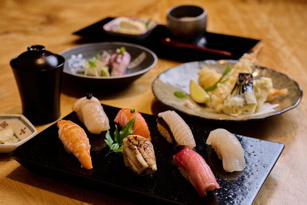 旬の魚を職人が握る江戸前鮨