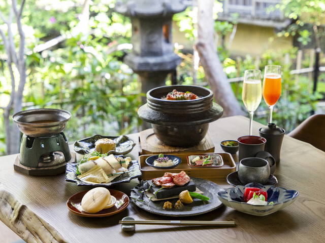 豆富料理・鮨・日本料理・釜めし