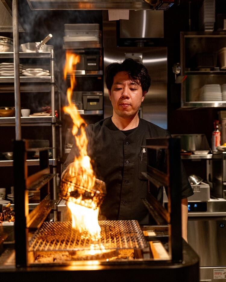 従来の立ち飲み居酒屋とは一線を画す新店舗