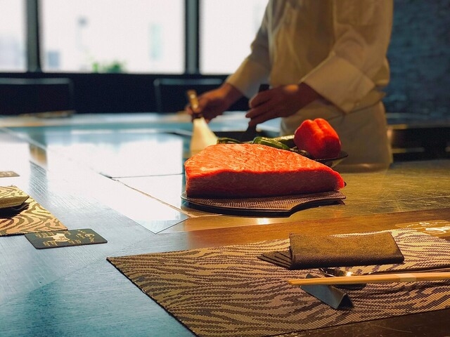 都内有数の有名飲食店が集まる”銀座”