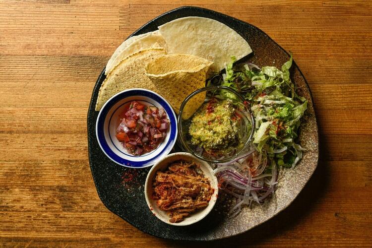 大人気のメキシコ料理〈タコス〉