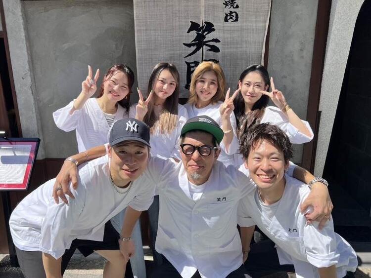 お客様との会話が弾むカウンター席