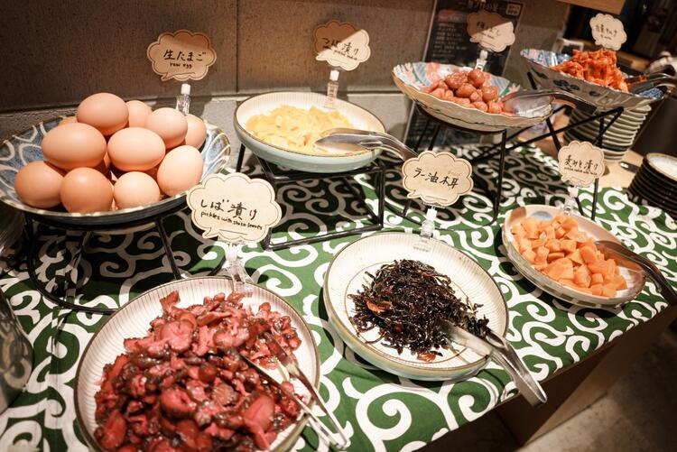 ごはん・お漬物食べ放題定食ランチ大好評！