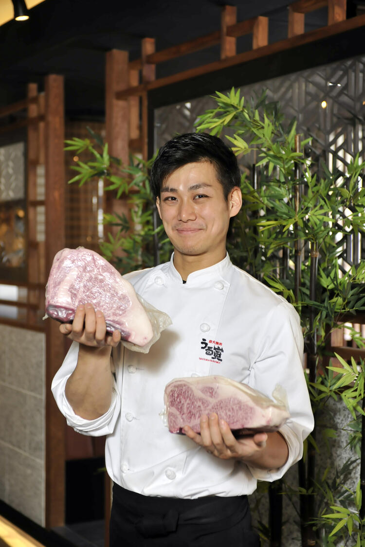 月8〜9日休み×季節休暇あり
