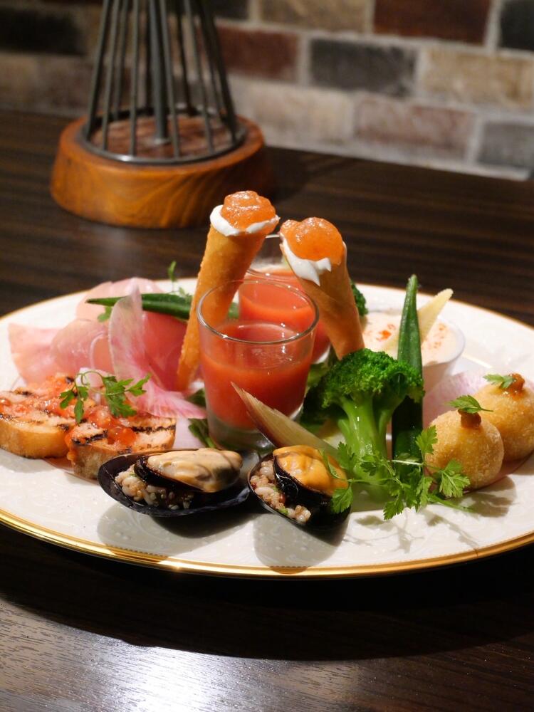 ７種のタパス盛り合わせ