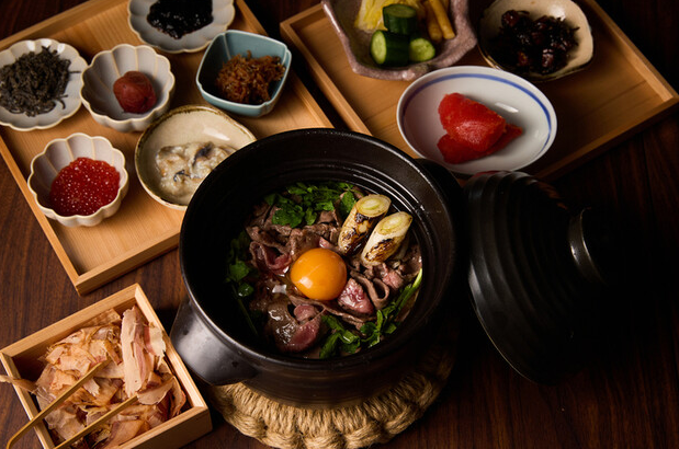 炊き立ての土鍋ごはんと本格和食をご提供☆