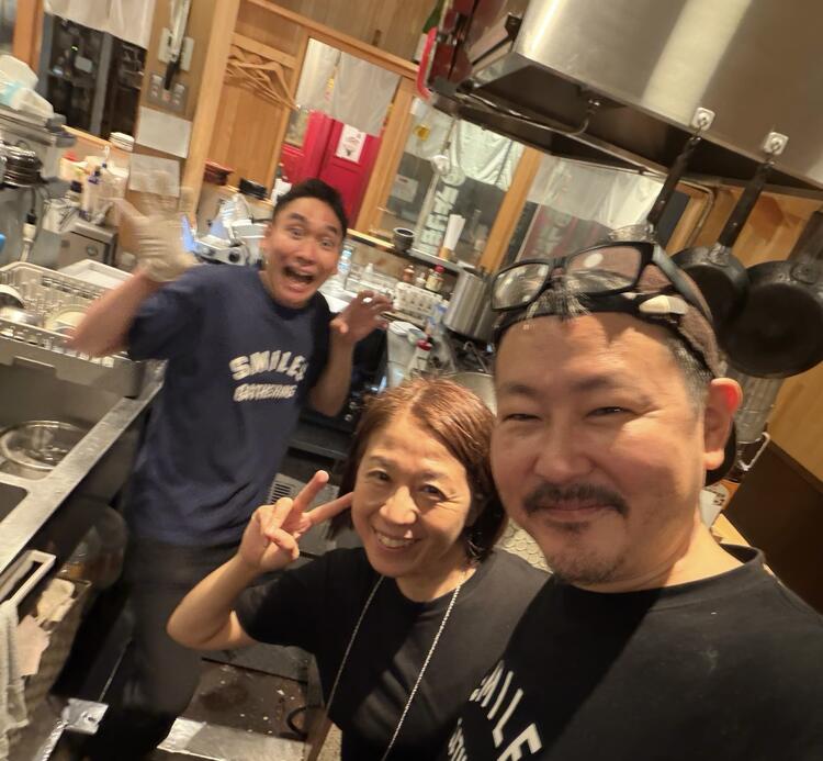 明るい笑顔のスタッフたちが活躍中♪