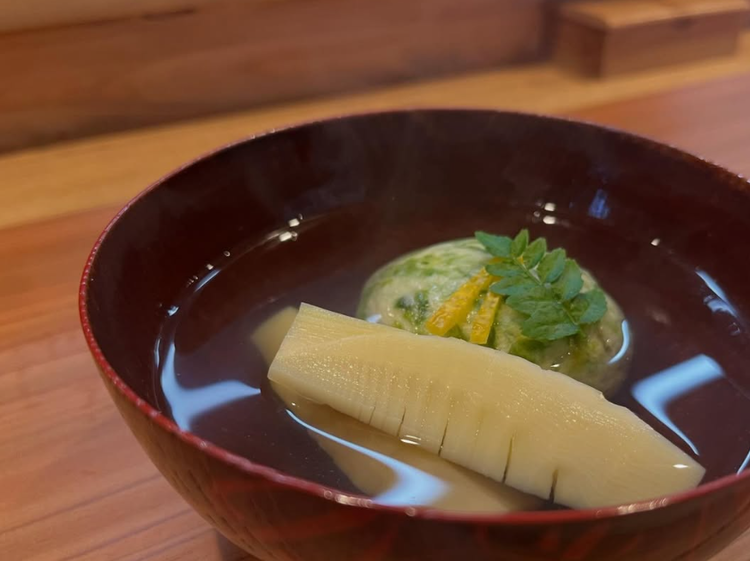 常連様との会話も楽しい温かい雰囲気の店
