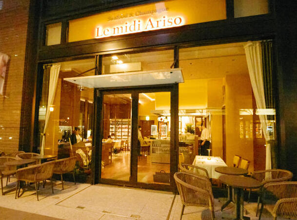 丸の内テラスのおしゃれなお店です♪