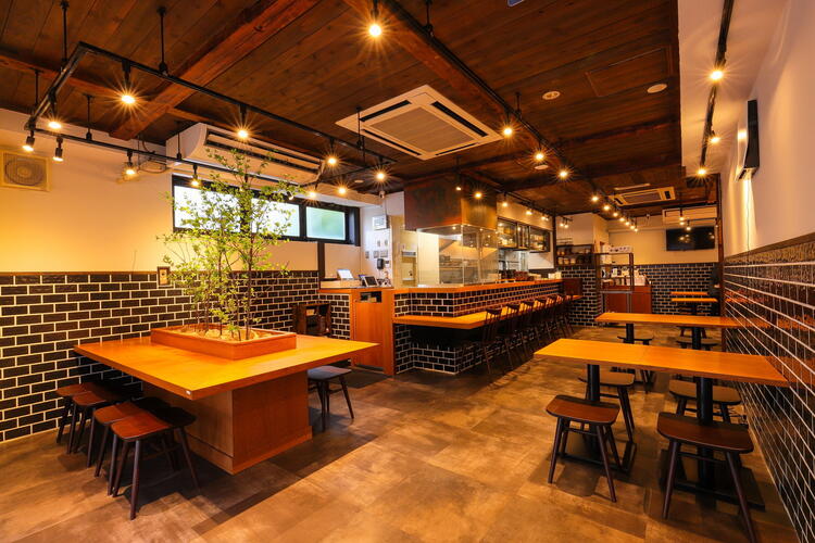 2つの顔を持つうどん居酒屋です！