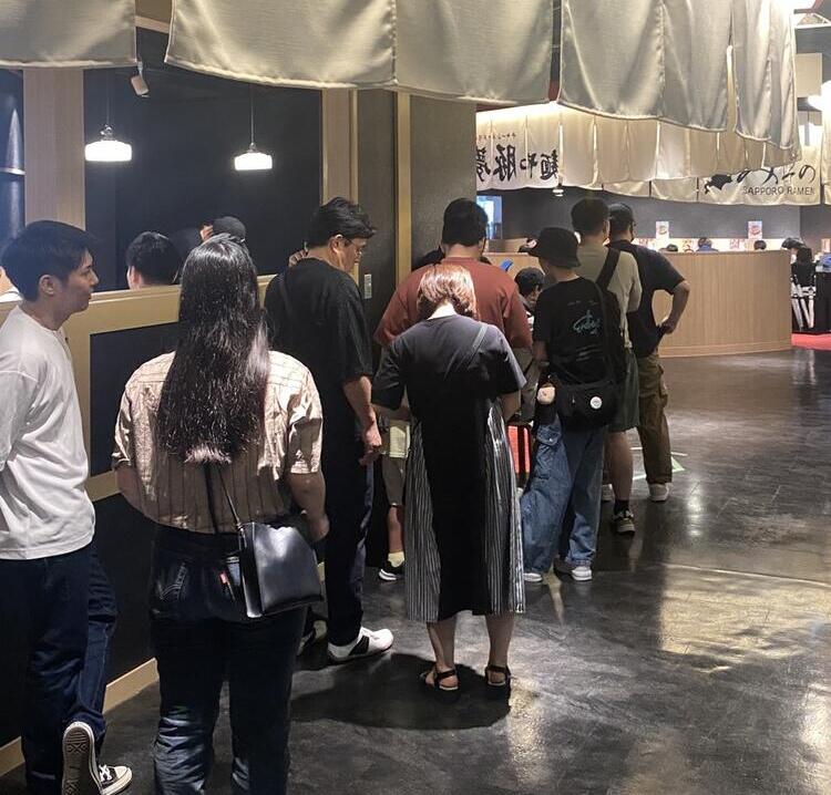 行列の絶えない人気店！