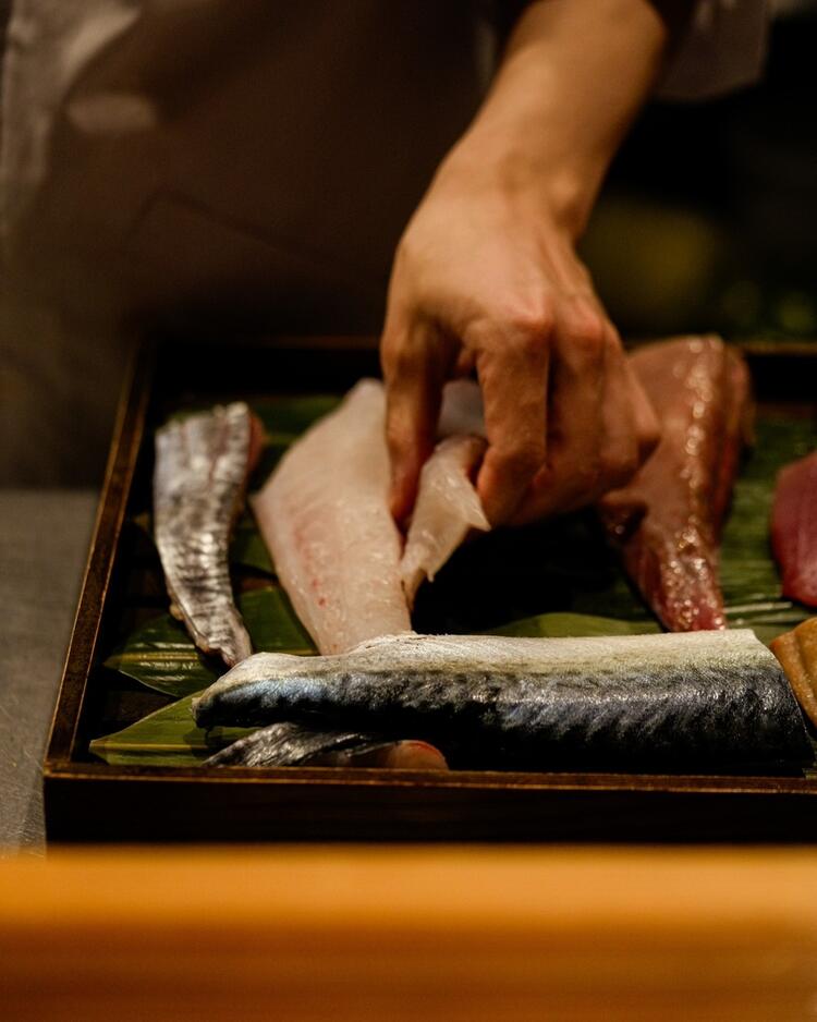 産地から直送の食材を毎日捌きます！