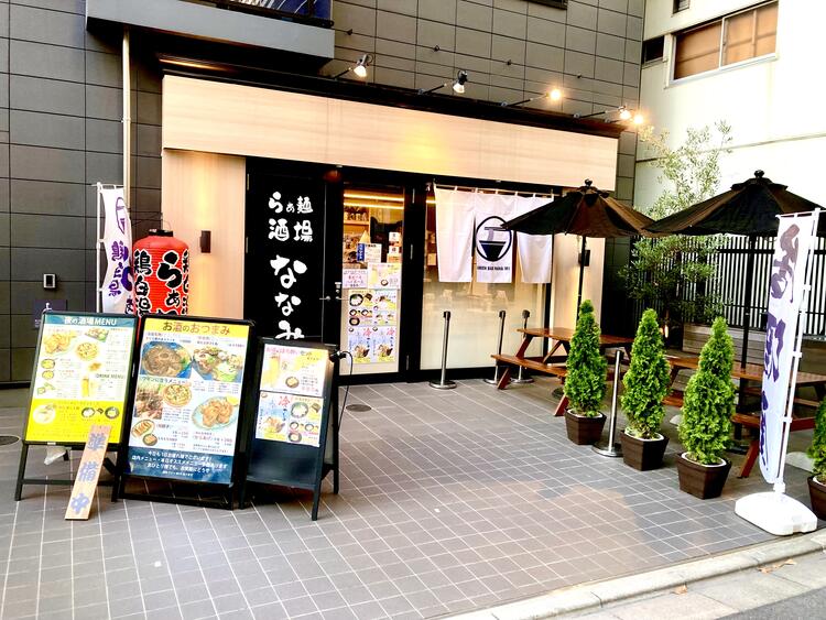 テラス席もあり♪