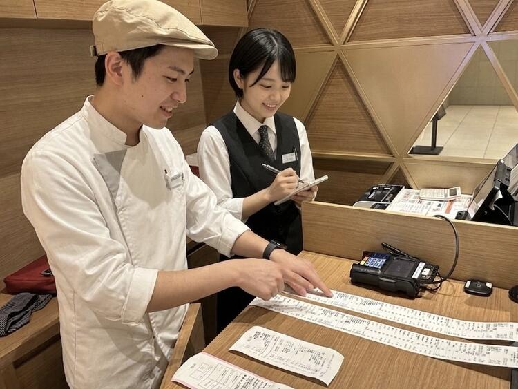 優しい先輩方が親切丁寧に教えます